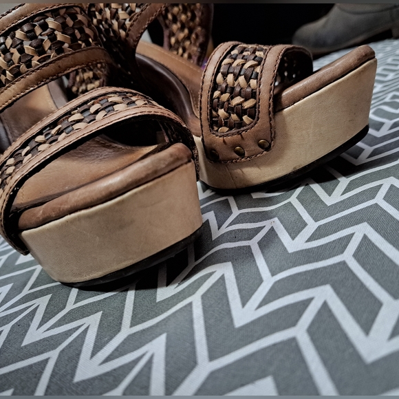 UGG Assia Wedge Platform Sandal Wedge Heels Chocolate Woven 5.5 - Picture 4 of 14